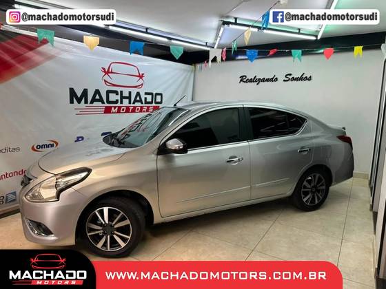 NISSAN VERSA 1.6 16V FLEXSTART UNIQUE 4P XTRONIC NISSAN VERSA 1.6 16V FLEXSTART UNIQUE 4P XTRONIC